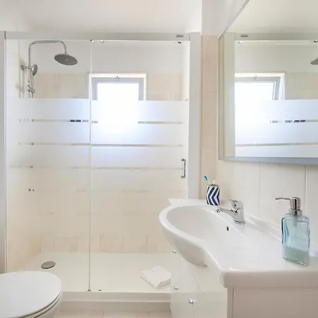 Cosy 2 Bedroom Ap Near The Da Rocha *