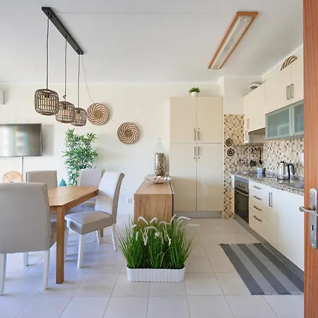 Cosy 2 Bedroom Ap Near The Da Rocha