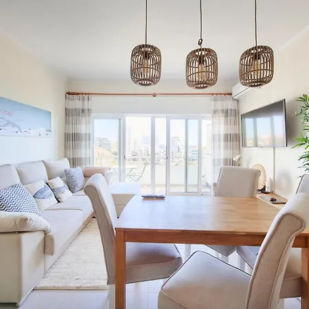 Апартаменти Cosy 2 Bedroom Ap Near The Da Rocha