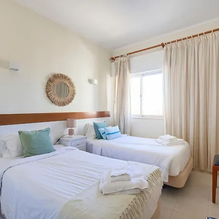 Cosy 2 Bedroom Ap Near The Da Rocha