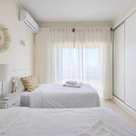 Cosy 2 Bedroom Ap Near The Da Rocha ポルティマン