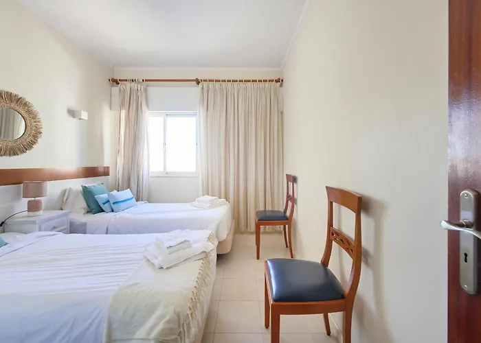 Cosy 2 Bedroom Ap Near The Da Rocha Portimão