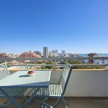 Cosy 2 Bedroom Ap Near The Da Rocha شقة