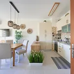 Cosy 2 Bedroom Ap Near The Da Rocha