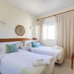 Cosy 2 Bedroom Ap Near The Da Rocha