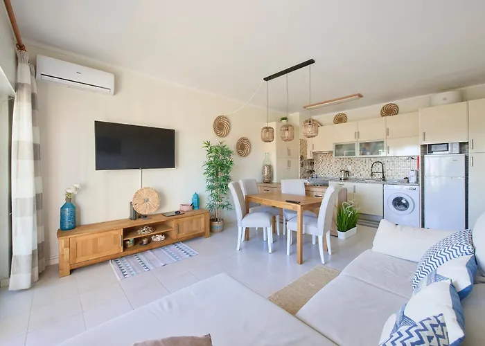 Апартаменты Cosy 2 Bedroom Ap Near The Da Rocha Портиман