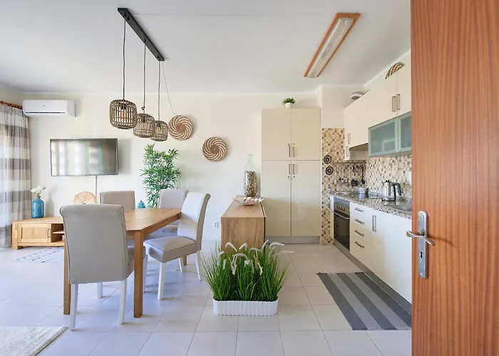 Cosy 2 Bedroom Ap Near The Da Rocha