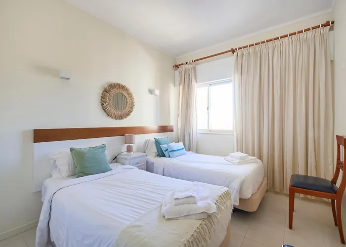 Cosy 2 Bedroom Ap Near The Da Rocha